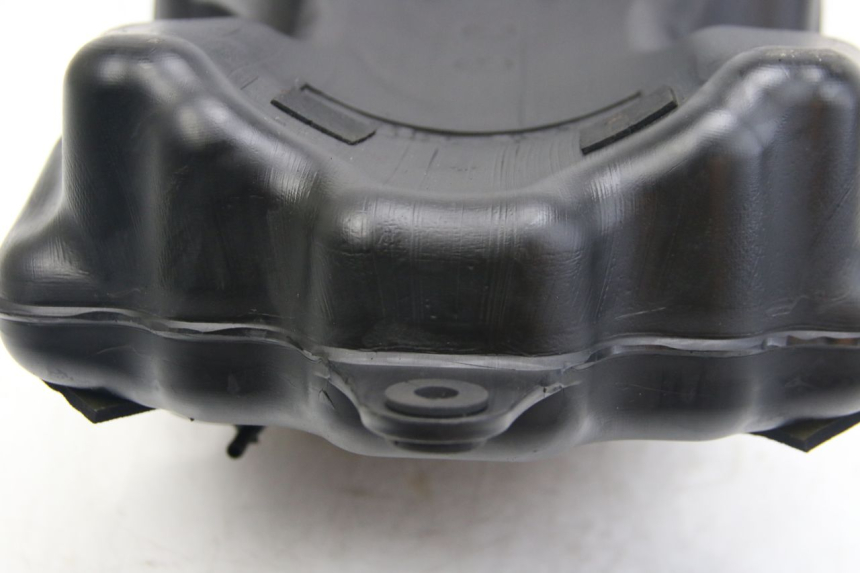 photo de FUEL TANK SUZUKI SIXTEEN 125 (2008 - 2010) - Detailed visual inspection