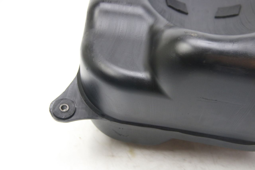 photo de FUEL TANK SUZUKI SIXTEEN 125 (2008 - 2010) - Main view