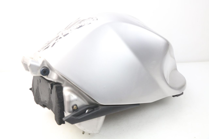 photo de FUEL TANK TRIUMPH SPRINT ST ABS 1050 (2005 - 2007) - Product overview