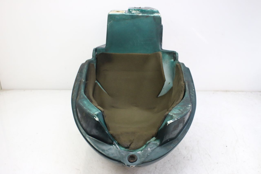 photo de FUEL TANK TRIUMPH SPRINT ST 955 (1999 - 2001) - Technical close-up