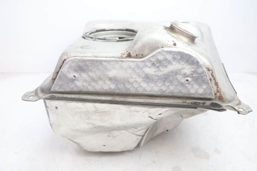 photo de FUEL TANK CAN-AM SPYDER RS 1000 (2008 - 2012) - Zoom on usage condition