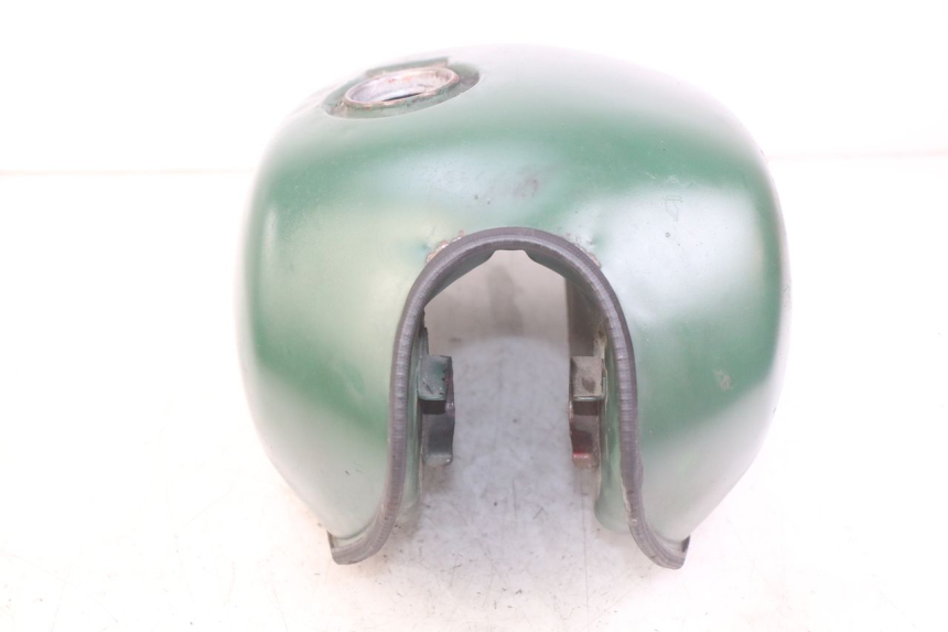 photo de FUEL TANK YAMAHA SR 125 (1982 - 2003) - Fixing points details