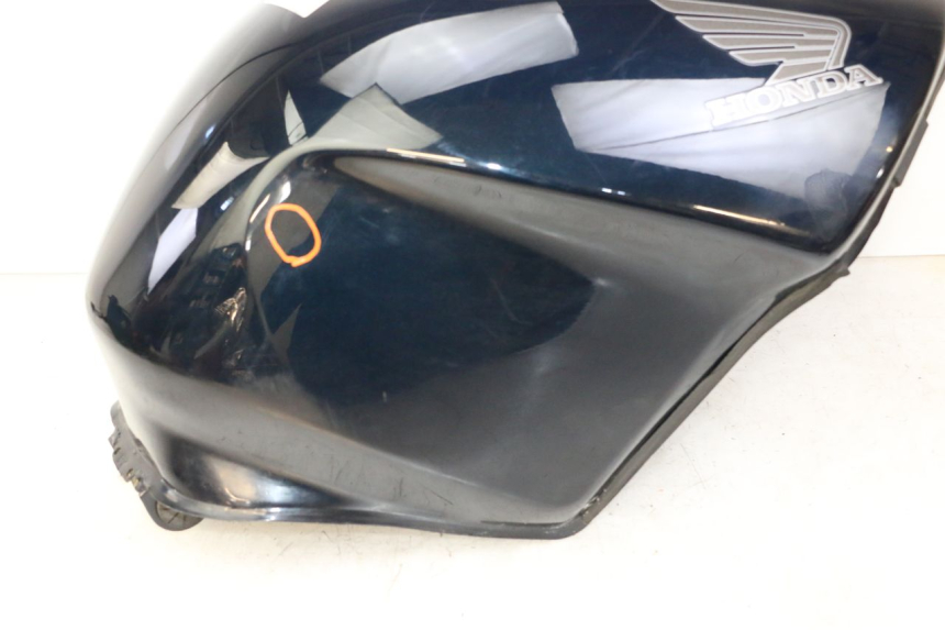 photo de FUEL TANK HONDA ST PAN EUROPEAN 1300 (2002 - 2013) - Distinctive features