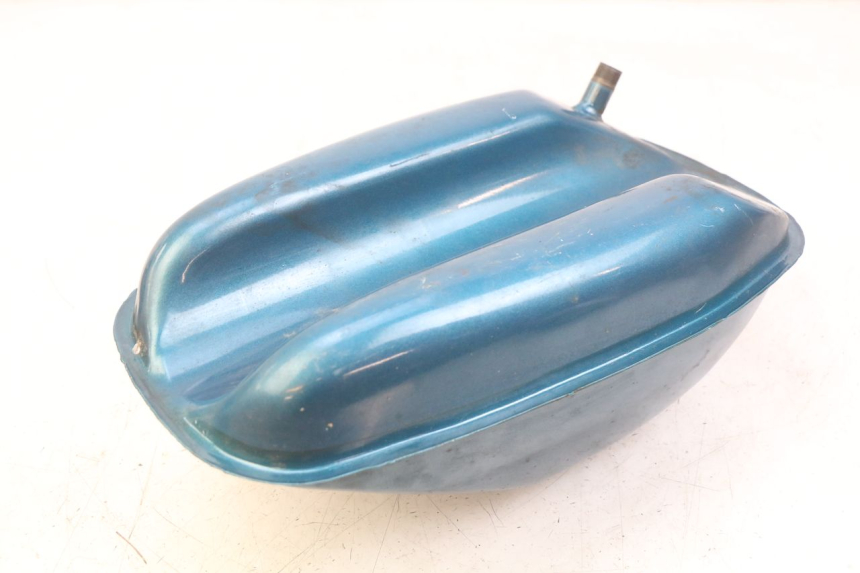 photo de FUEL TANK JAWA STELLA BABETTA 134 50 - Technical close-up