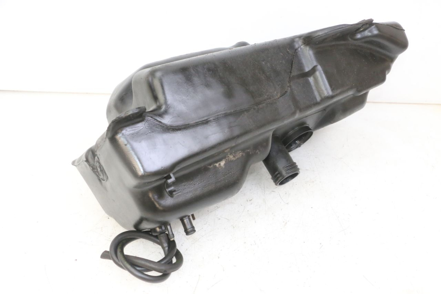 photo de FUEL TANK PIAGGIO SUPER LX 125 (2000 - 2003) - Component detail