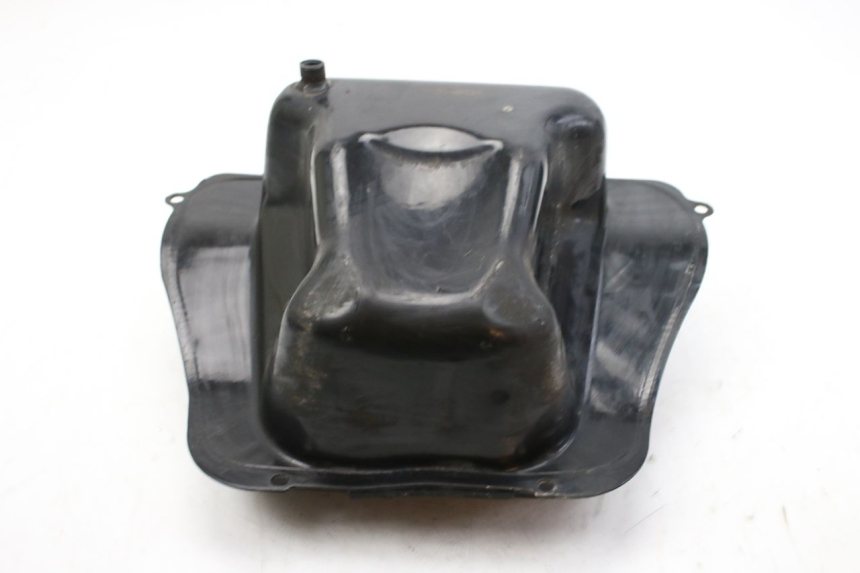 photo de FUEL TANK PEUGEOT TWEET 125 (2010 - 2017) - Fixing points details