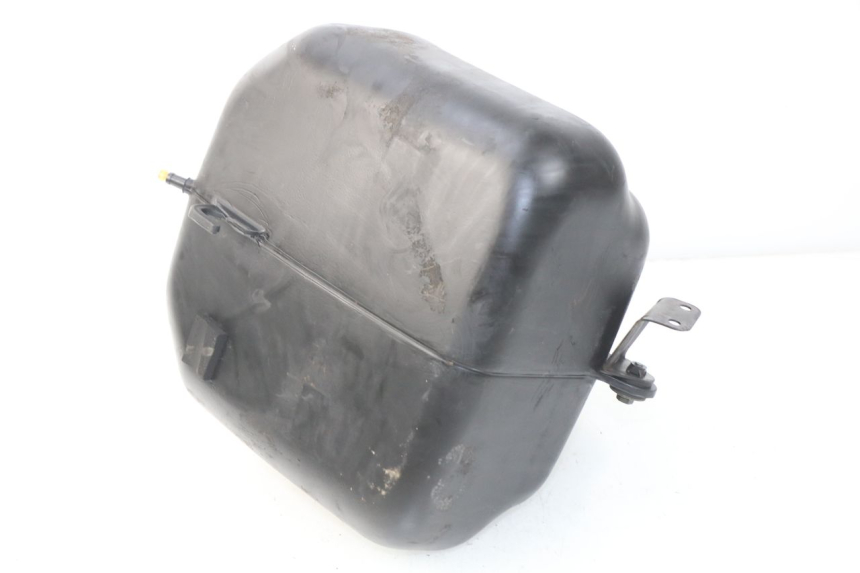 photo de FUEL TANK SUZUKI UC EPICURO 125 (1999 - 2003) - Component detail