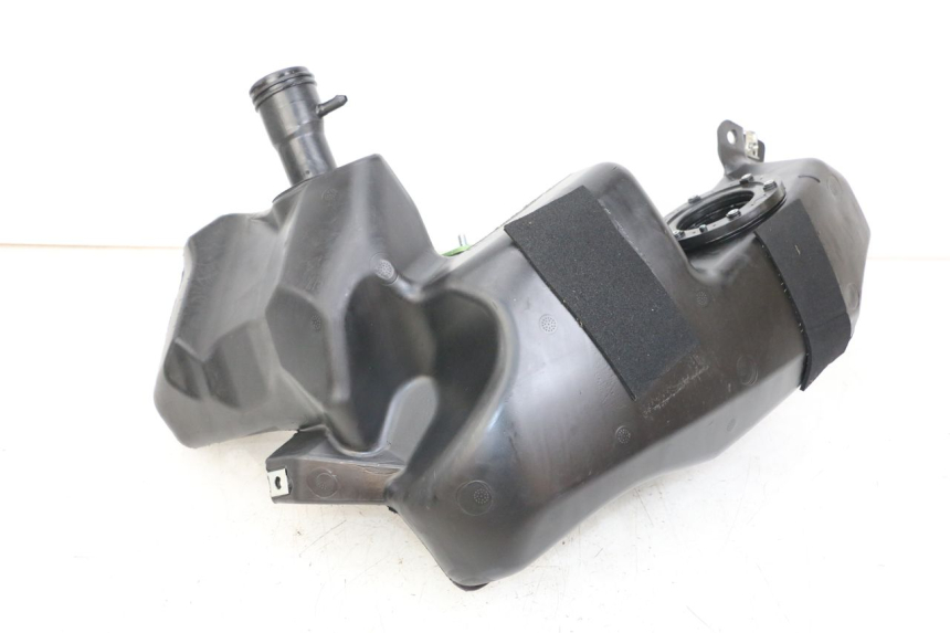 photo de FUEL TANK PIAGGIO VESPA PRIMAVERA 4T 50 (2021 - 2024) - Technical close-up