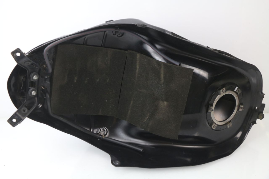 photo de FUEL TANK HONDA VFR F 1200 (2010 - 2015) - Zoom on usage condition