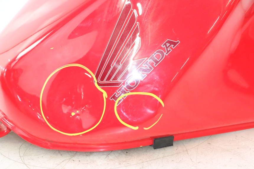 photo de FUEL TANK HONDA VFR FI RC46 800 (1998 - 2001) - Focus on structure