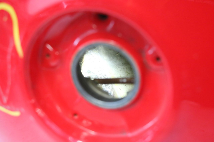 photo de FUEL TANK HONDA VFR FI RC46 800 (1998 - 2001) - Zoom on usage condition