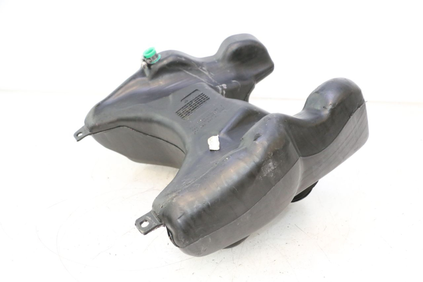 photo de FUEL TANK PEUGEOT VIVACITY 50 (2004 - 2009) - Zoom on usage condition
