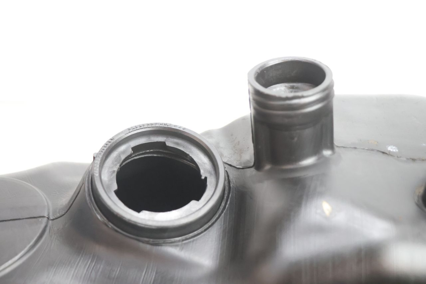 photo de FUEL TANK PIAGGIO X8 STREET 125 (2006 - 2007) - Zoom on usage condition