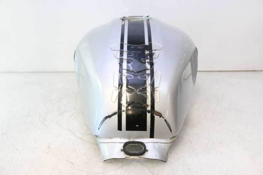 photo de FUEL TANK YAMAHA XJR 1300 (1998 - 2002) - Distinctive features