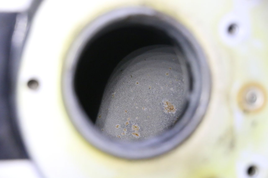 photo de FUEL TANK YAMAHA XJR 1300 (1998 - 2002) - Surface and material condition