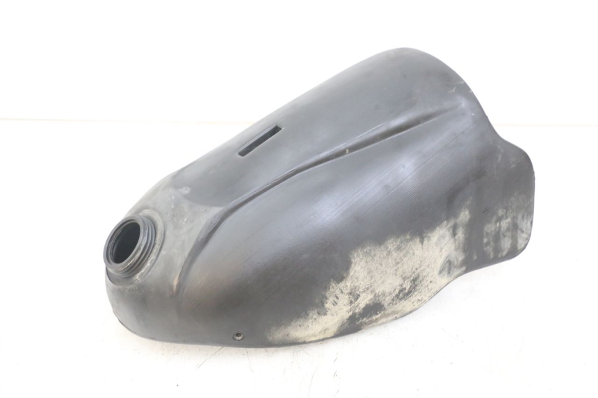 photo de FUEL TANK PEUGEOT XP6 50 (1997 - 2003) - Fixing points details