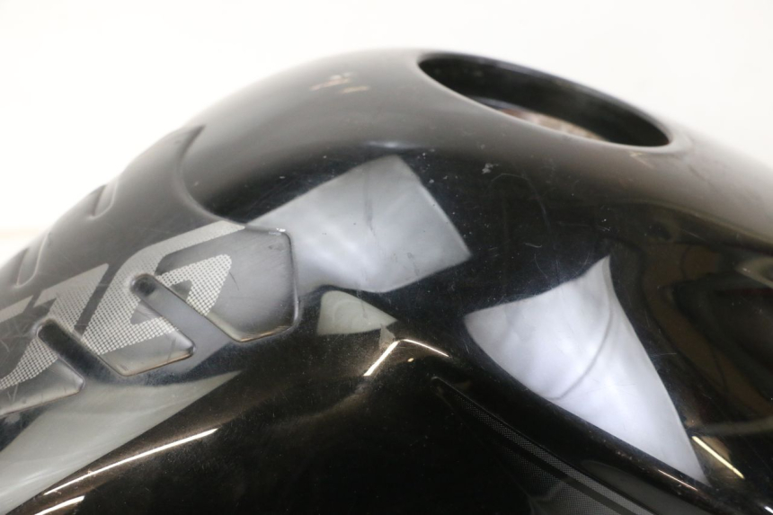 photo de FUEL TANK YAMAHA XJ6 ABS 600 (2008 - 2016) - Fixing points details