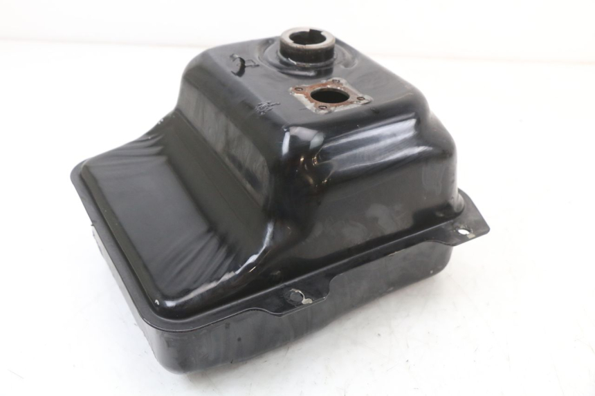 photo de FUEL TANK YAMAHA YE ZEST 50 (1992 - 1998) - Alternative perspective