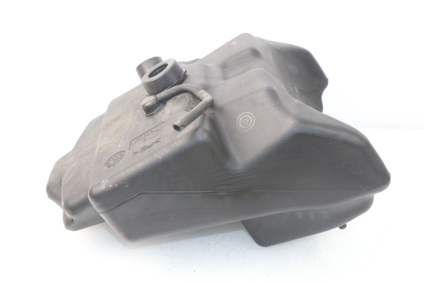 photo de FUEL TANK YAMAHA YP MAJESTY 125 (1998 - 2001) - Alternative perspective