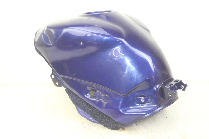 photo de FUEL TANK YAMAHA YZF R1 1000 (2007 - 2008) - Detailed visual inspection