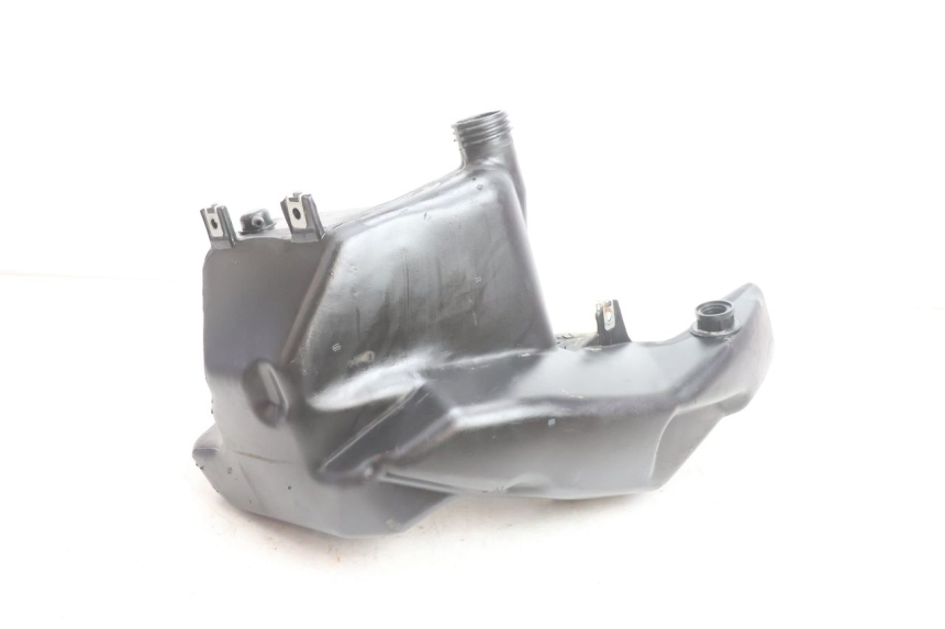 photo de FUEL TANK PIAGGIO ZIP 2T 50 (2009 - 2019) - Fixing points details