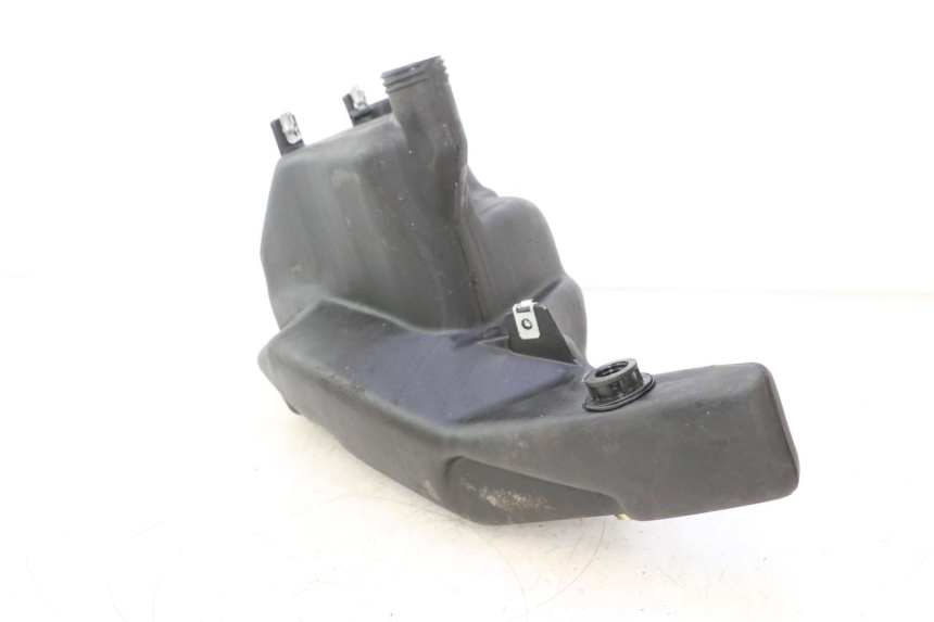photo de FUEL TANK PIAGGIO ZIP 4T 50 (2006 - 2017) - Fixing points details