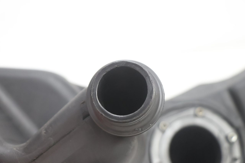 photo de FUEL TANK PIAGGIO ZIP IGET 4T 50 (2021 - 2023) - Zoom on usage condition
