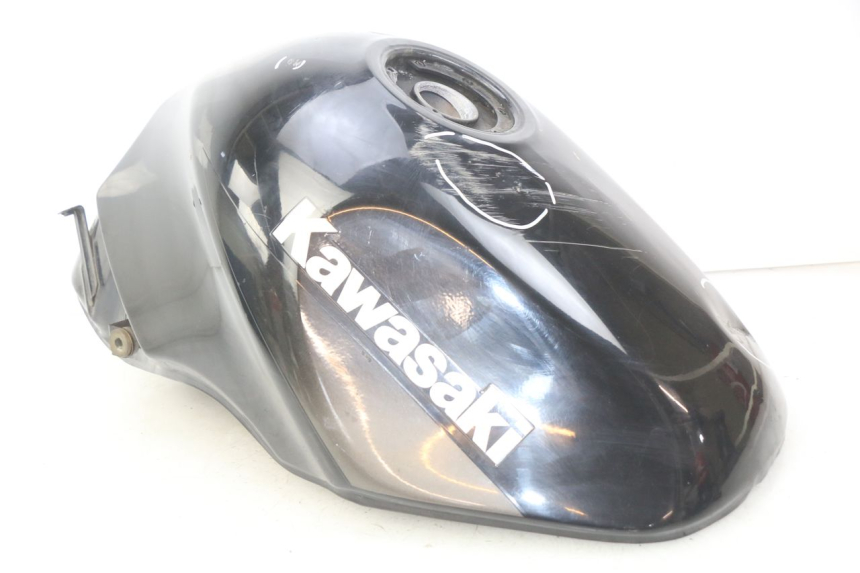 photo de FUEL TANK KAWASAKI ZZR 600 (1995 - 2004) - Additional view of the item