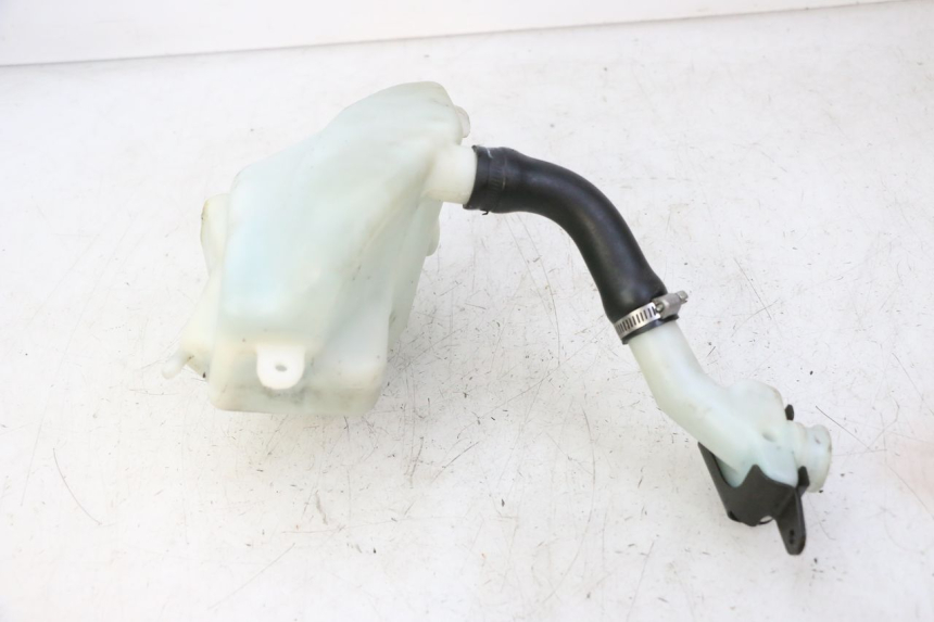 photo de OIL TANK YAMAHA BW'S 100 (1999 - 2002) - Alternative perspective