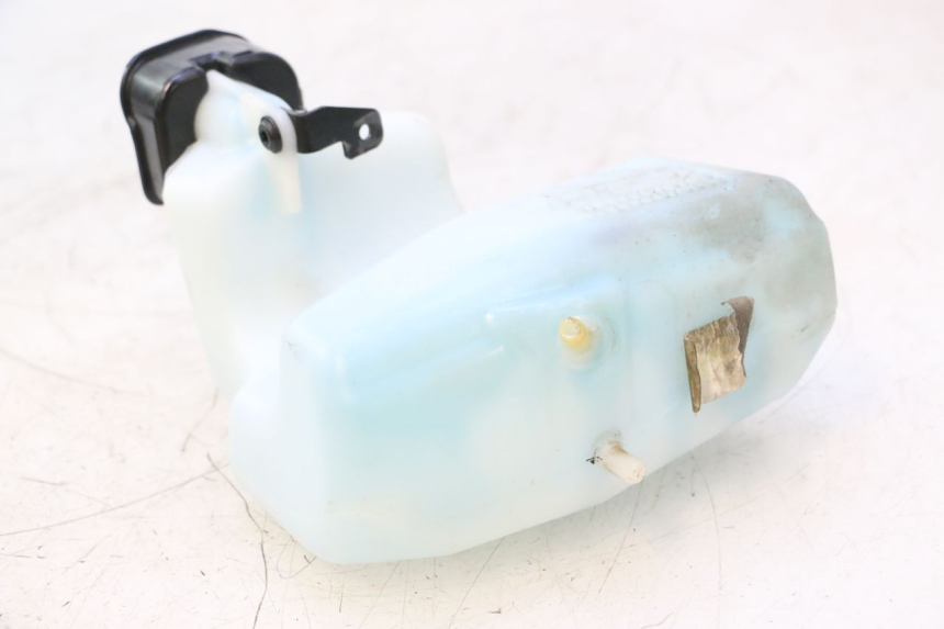 photo de OIL TANK PEUGEOT CITYSTAR 2T 50 (2018 - 2021) - Alternative perspective