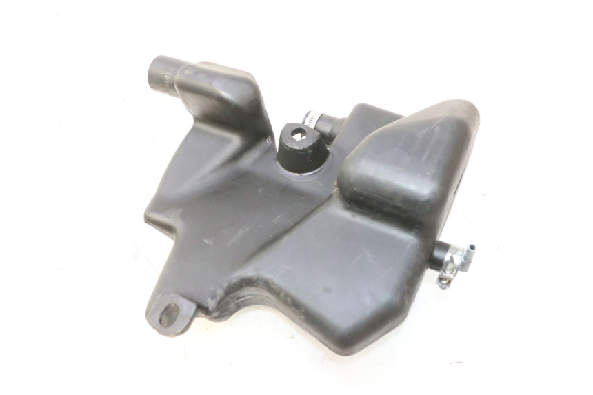 photo de OIL TANK PIAGGIO FLY 2T 50 (2004 - 2017) - Zoom on usage condition