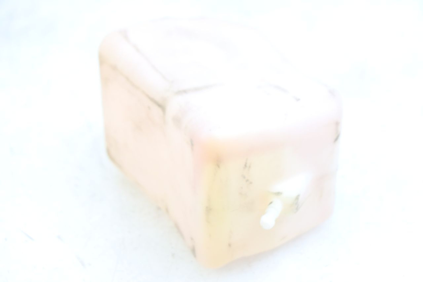 photo de OIL TANK PEUGEOT LUDIX 50 (2005 - 2007) - Zoom on usage condition