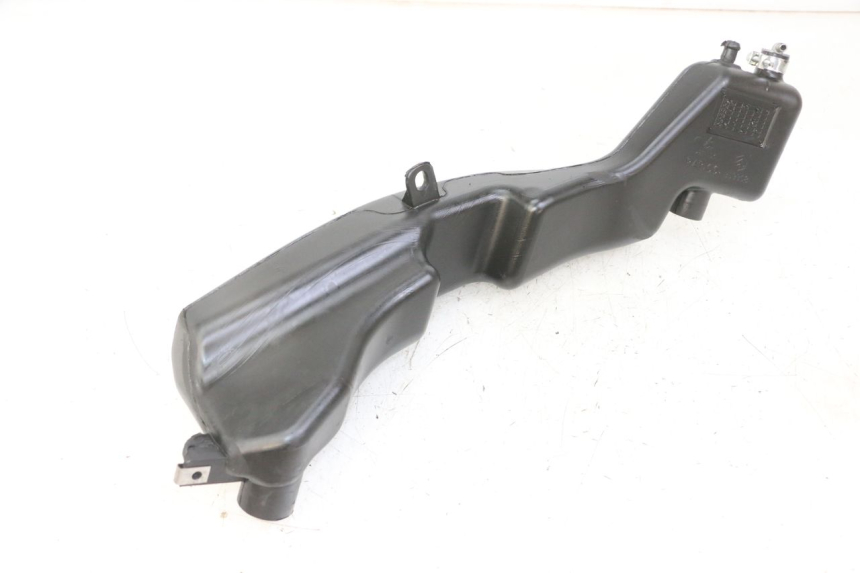 photo de OIL TANK PIAGGIO NRG POWER PUREJET 50 (2018 - 2021) - Alternative perspective