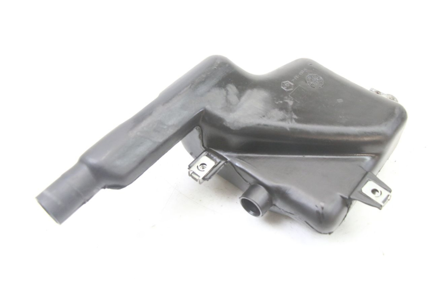 photo de OIL TANK PIAGGIO VESPA LX 2T 50 (2005 - 2013) - Alternative perspective