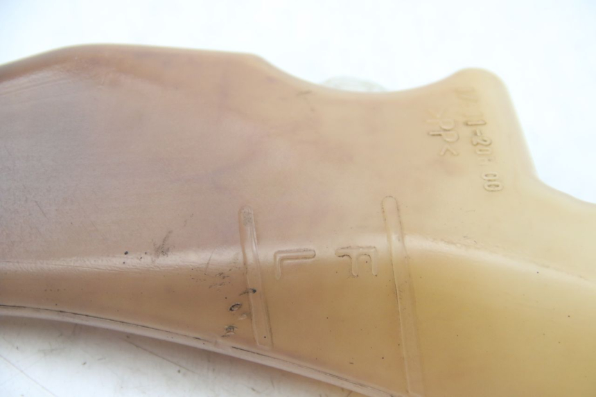 photo de OIL TANK SUZUKI SIXTEEN 125 (2008 - 2010) - Alternative perspective