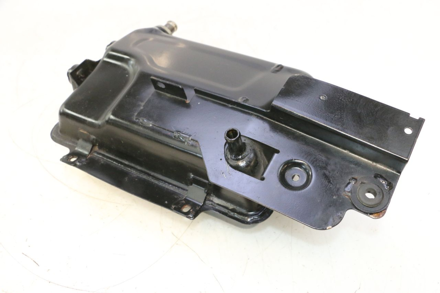 photo de OIL TANK CAN-AM SPYDER RS 1000 (2008 - 2012) - Alternative perspective