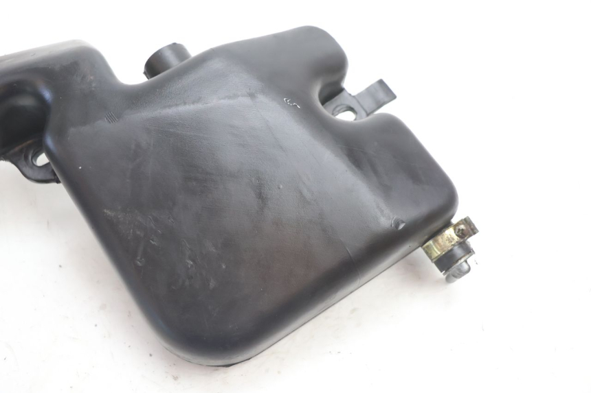 photo de OIL TANK PIAGGIO TYPHOON 50 (2000 - 2009) - Zoom on usage condition