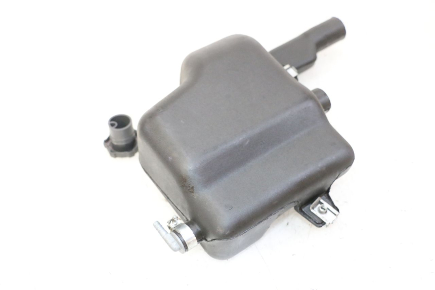 photo de OIL TANK PIAGGIO VESPA S 2T 50 (2007 - 2014) - Alternative perspective