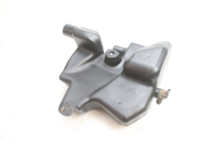 photo de OIL TANK PIAGGIO ZIP 2T 50 (2009 - 2019) - Fixing points details