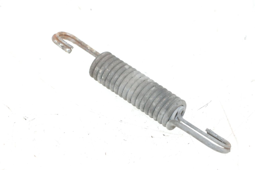 photo de CENTER STAND SPRING PEUGEOT KISBEE 2T 50 (2010 - 2017) - Zoom on usage condition