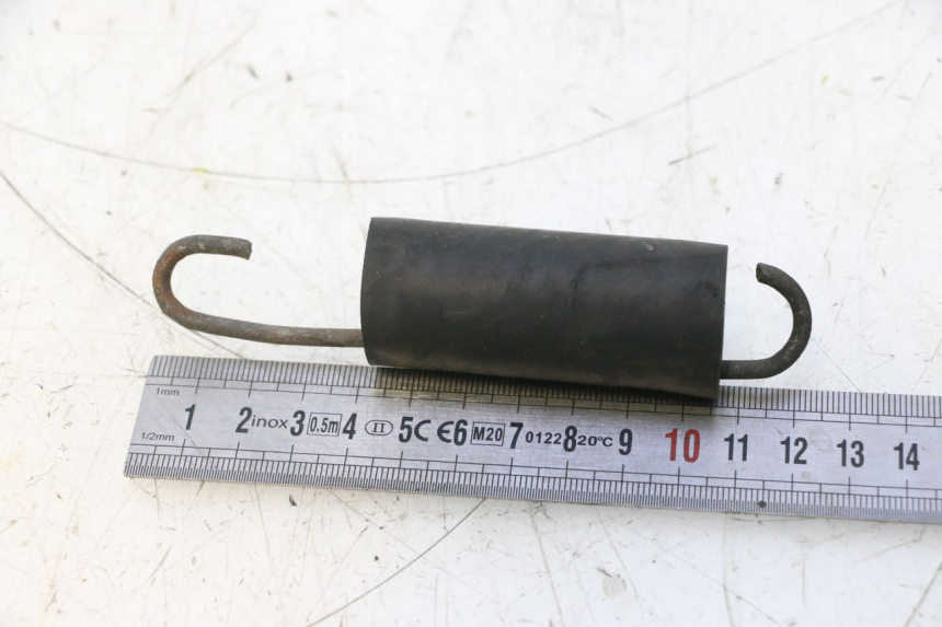 photo de MAIN STAND SPRING YAMAHA YP MAJESTY 125 (2002 - 2006) - Component detail
