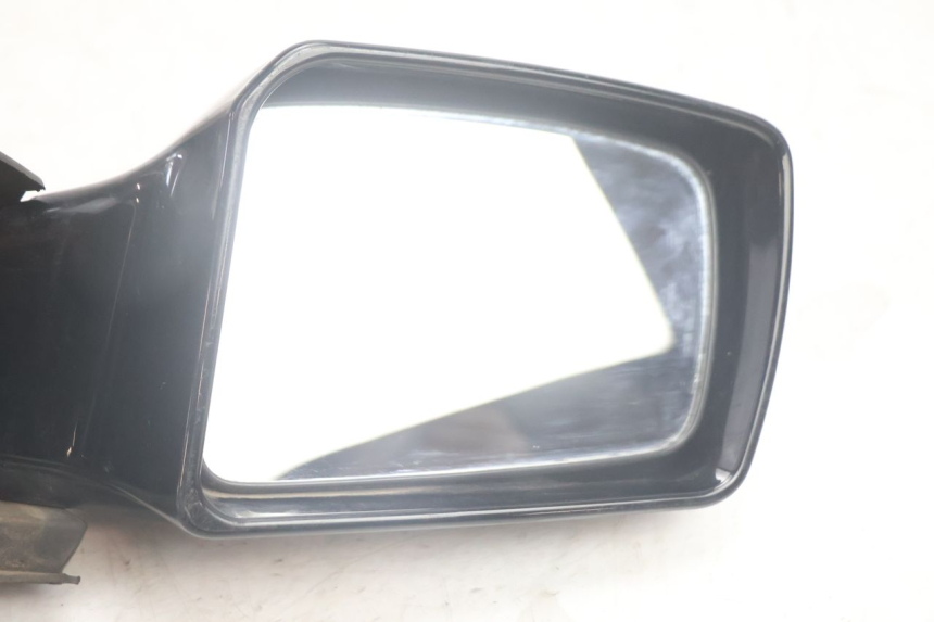 photo de RIGHT MIRROR SUZUKI BURGMAN EXECUTIVE ABS 650 (2006 - 2012) - Zoom on usage condition