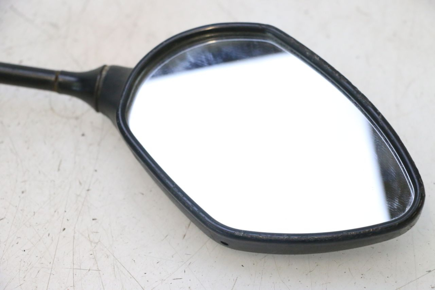 photo de RIGHT MIRROR SYM ORBIT III 3 4T 50 (2018 - 2021) - Zoom on usage condition