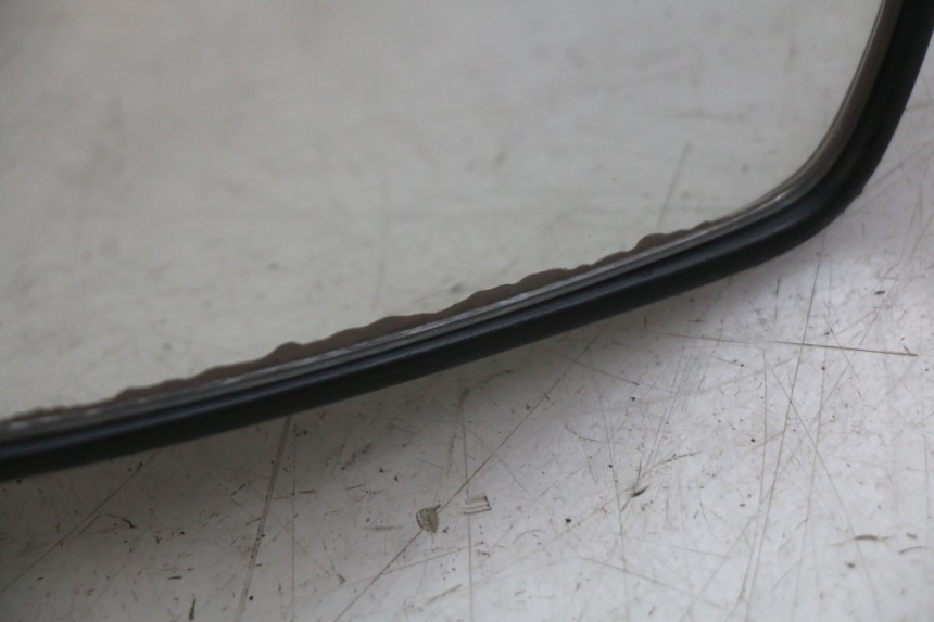 photo de RIGHT MIRROR PEUGEOT SV 125 (1991 - 1994) - Zoom on usage condition