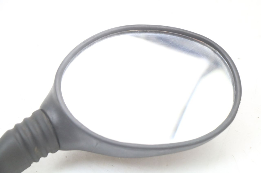 photo de RIGHT MIRROR YAMAHA YP MAJESTY 125 (2002 - 2006) - Zoom on usage condition
