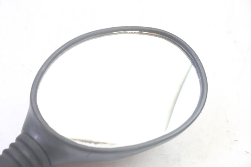 photo de RIGHT MIRROR YAMAHA YP MAJESTY 125 (2007 - 2010) - Zoom on usage condition