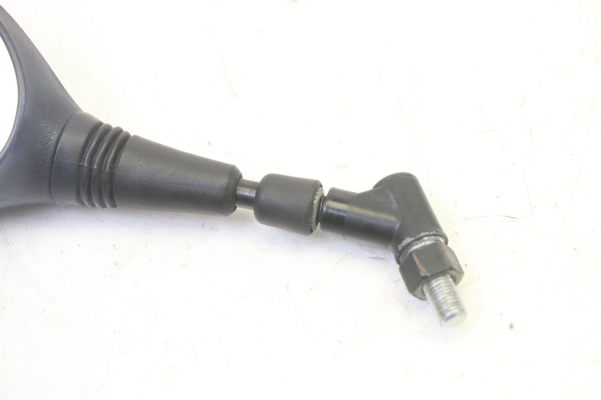 photo de LEFT MIRROR SUZUKI BURGMAN 125 (2007 - 2014) - Zoom on usage condition