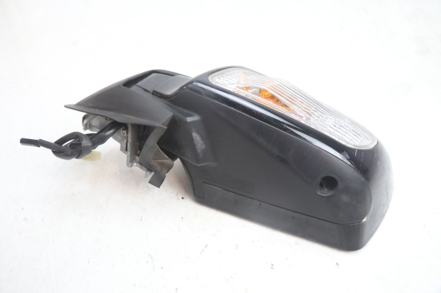 photo de LEFT MIRROR SUZUKI BURGMAN EXECUTIVE ABS 650 (2006 - 2012) - Fixing points details