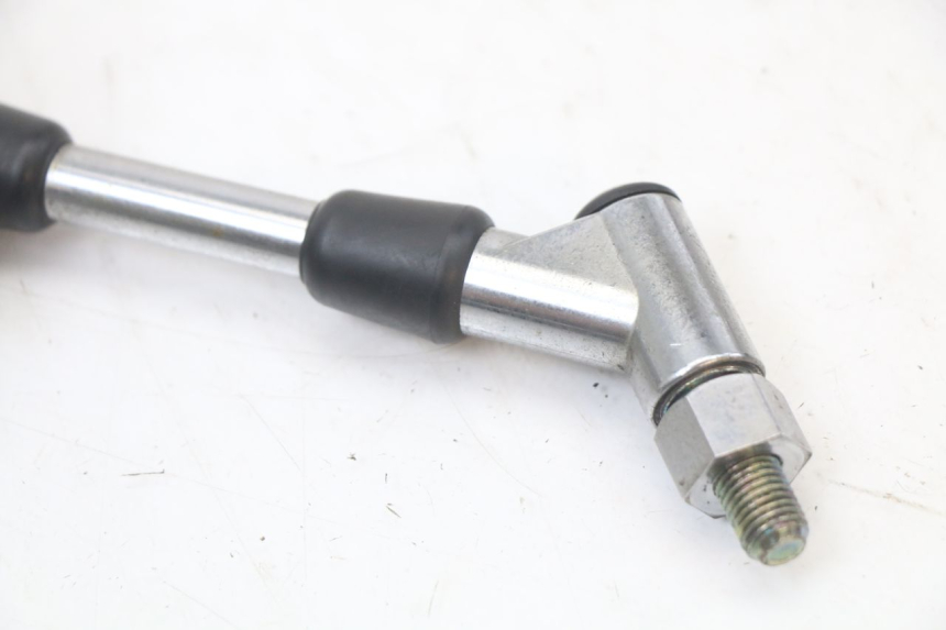 photo de LEFT MIRROR SUZUKI GZ MARAUDER 125 (1998 - 2004) - Zoom on usage condition