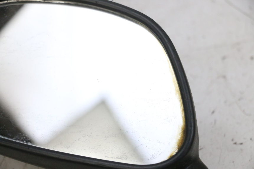 photo de LEFT MIRROR PEUGEOT KISBEE 4T 50 (2010 - 2017) - Zoom on usage condition